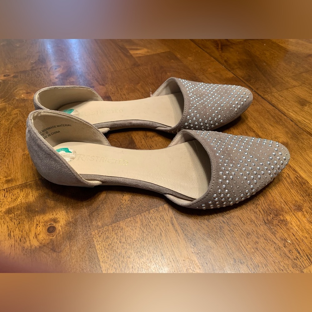 Size 8 flats